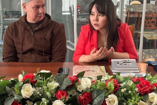Ақ Жайықтың Жібегі архивке құжат тапсырды